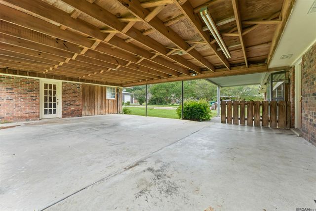 6667 Martin Dr, Zachary, LA 70791