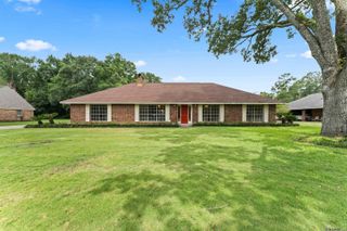 6667 Martin Dr, Zachary, LA 70791