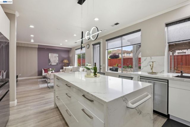 234 Bridgewater Rd, Hayward, CA 94544