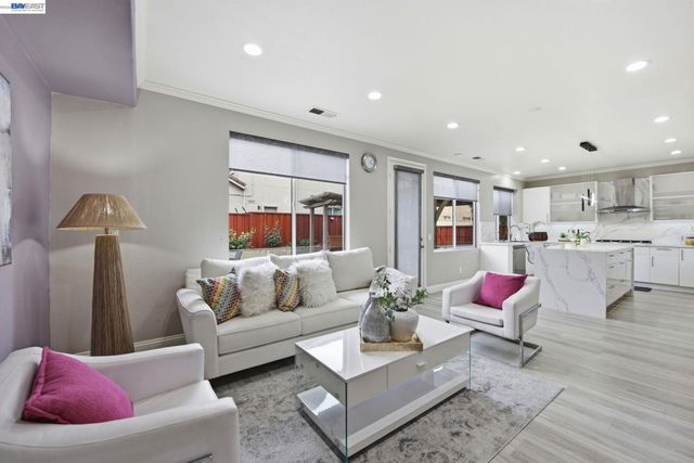 234 Bridgewater Rd, Hayward, CA 94544