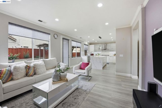 234 Bridgewater Rd, Hayward, CA 94544