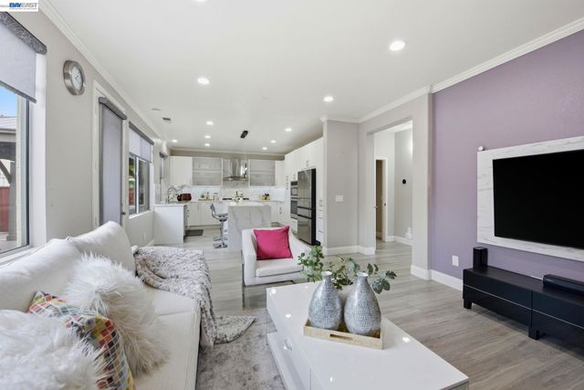 234 Bridgewater Rd, Hayward, CA 94544