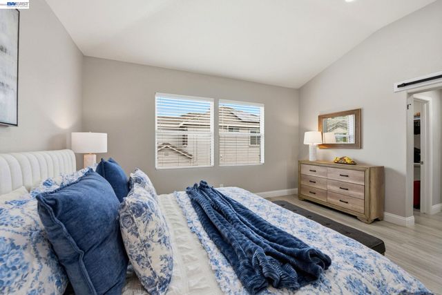 234 Bridgewater Rd, Hayward, CA 94544