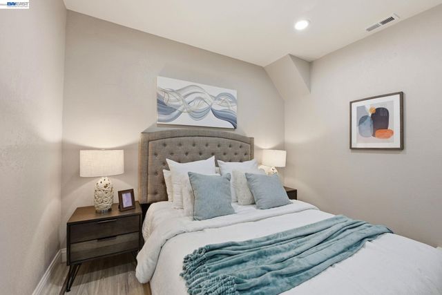 234 Bridgewater Rd, Hayward, CA 94544