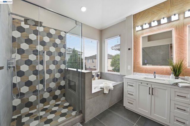 234 Bridgewater Rd, Hayward, CA 94544