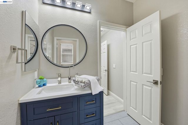 234 Bridgewater Rd, Hayward, CA 94544