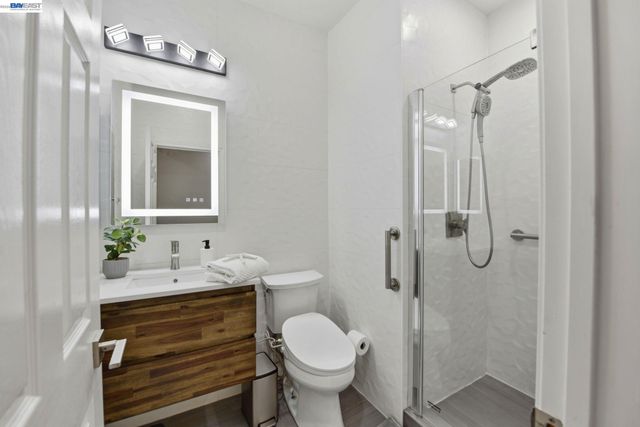 234 Bridgewater Rd, Hayward, CA 94544