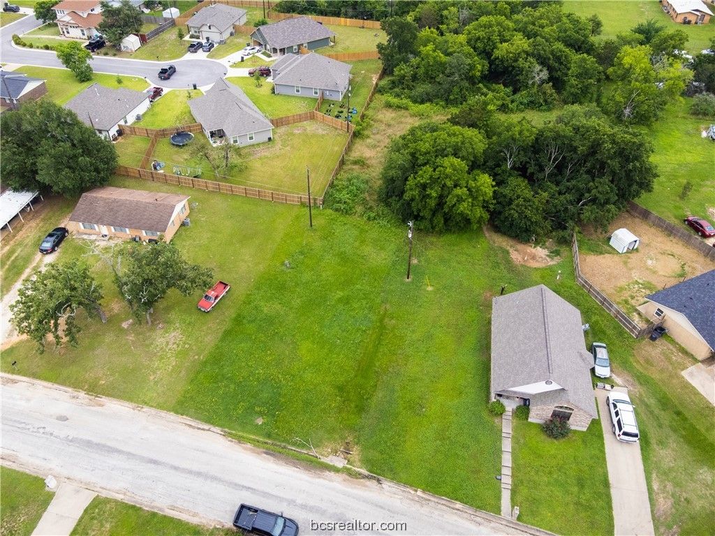 401 West Kleb, Caldwell, TX 77836 — photo 3
