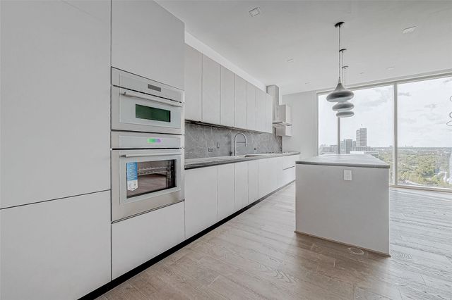 1711 Allen Parkway 1703, Houston, TX 77019