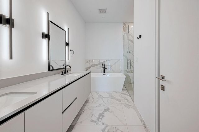 1711 Allen Parkway 1703, Houston, TX 77019