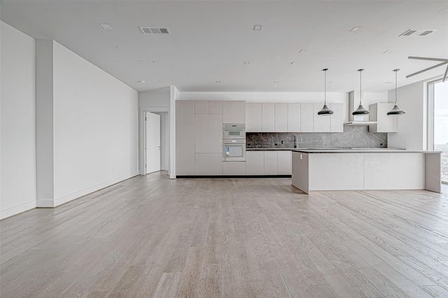 1711 Allen Parkway 1703, Houston, TX 77019