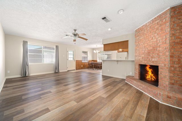 119 Ravenhead Drive, Houston, TX 77034