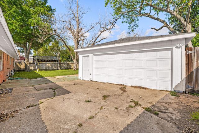 119 Ravenhead Drive, Houston, TX 77034