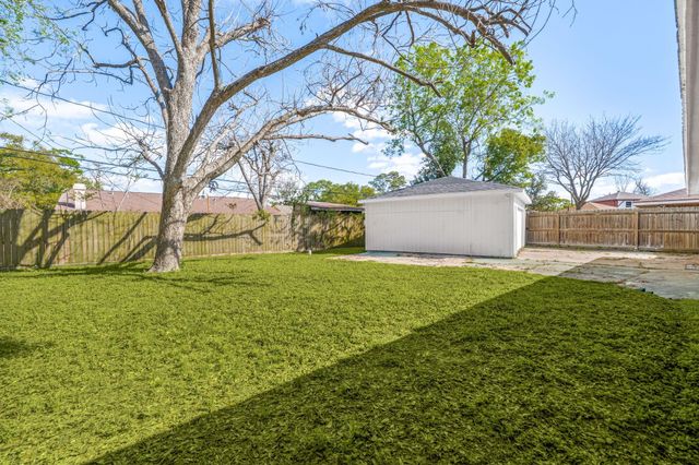 119 Ravenhead Drive, Houston, TX 77034