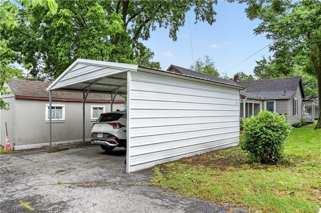 400 S Missouri Street, Liberty, MO 64068