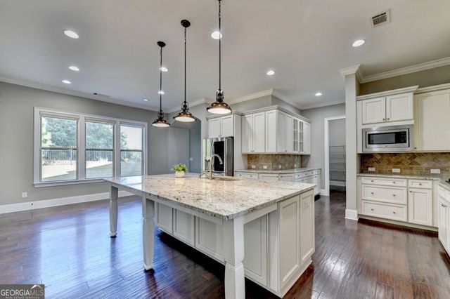 6050 Gallop Court, Suwanee, GA 30024