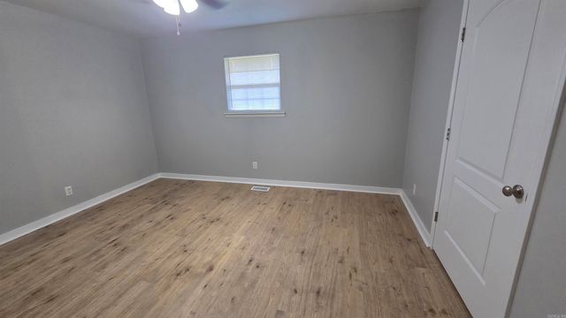 13801 Baucum Dr, North Little Rock, AR 72117