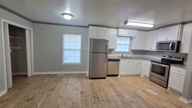 13801 Baucum Dr, North Little Rock, AR 72117