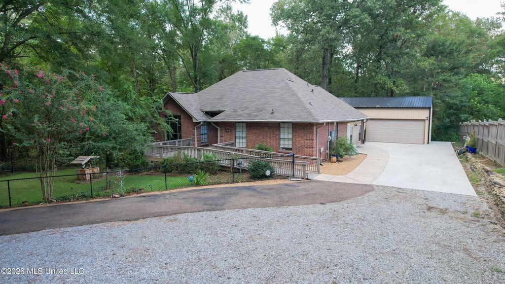 197 Lorman Lane, Madison, MS 39110