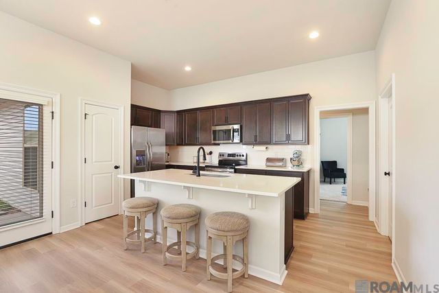 9715 Magical Ln, Denham Springs, LA 70726