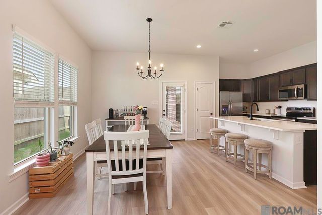 9715 Magical Ln, Denham Springs, LA 70726