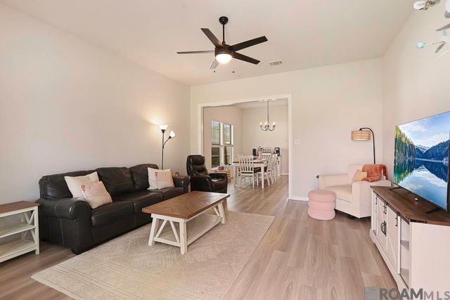 9715 Magical Ln, Denham Springs, LA 70726