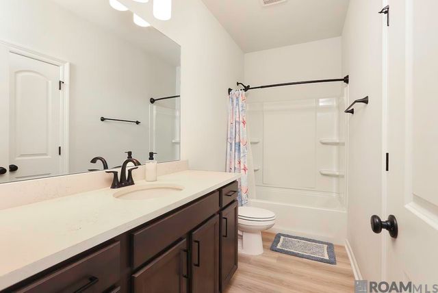 9715 Magical Ln, Denham Springs, LA 70726