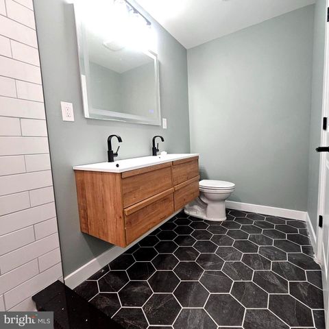 4920 N CAMAC ST, Philadelphia, PA 19141