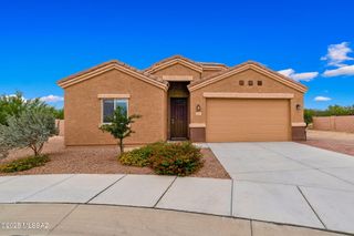 1121 W Meadow Groves Place, Sahuarita, AZ 85629