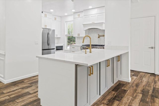 2205 Daniel Island Drive, Charleston, SC 29492