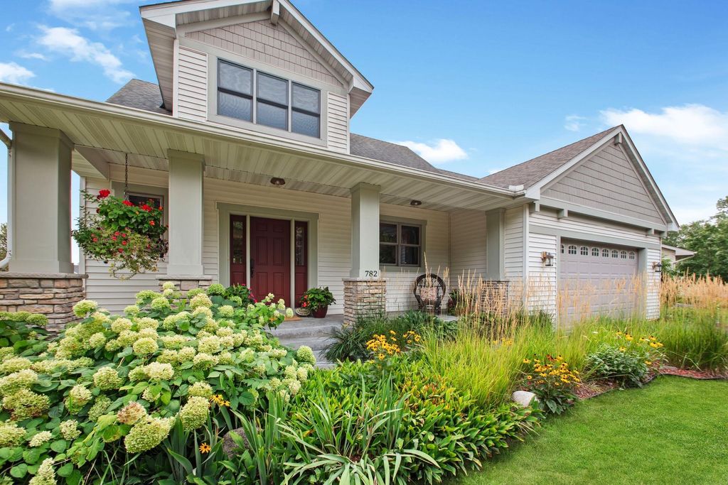782 New Century Boulevard S, Maplewood, MN 55119 — exterior