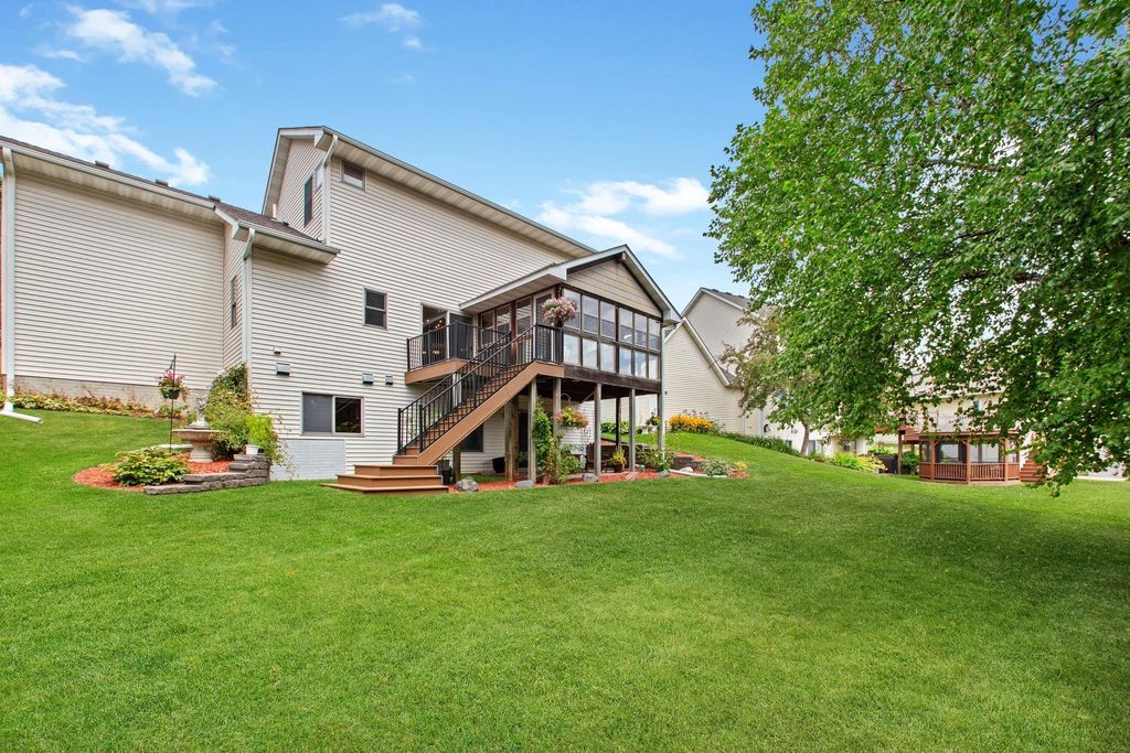 782 New Century Boulevard S, Maplewood, MN 55119 — photo 5