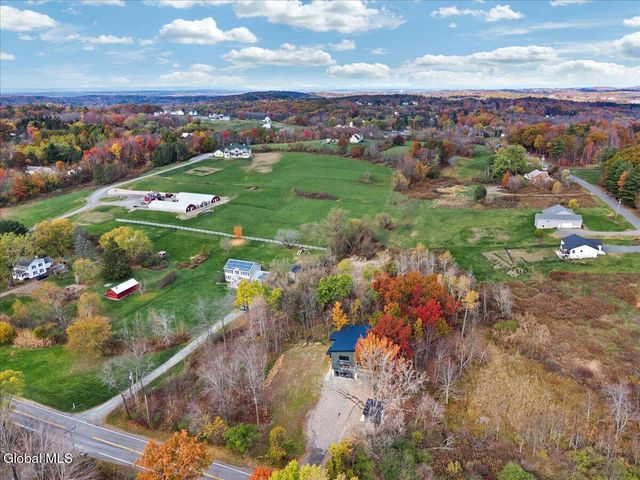 399 Snyders Corner Road, Poestenkill, NY 12018