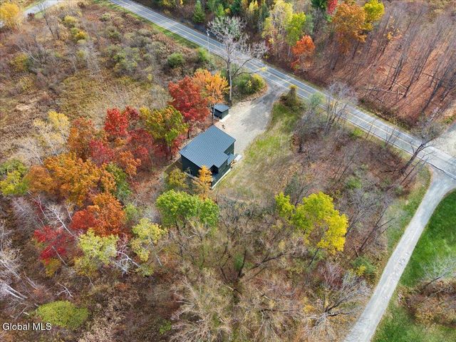 399 Snyders Corner Road, Poestenkill, NY 12018