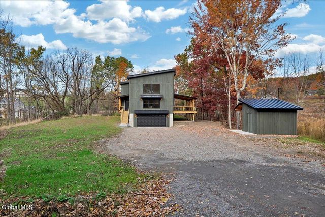 399 Snyders Corner Road, Poestenkill, NY 12018