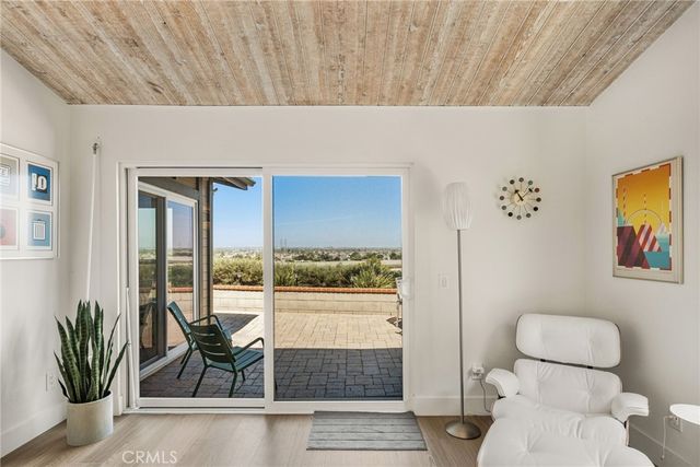 2175 Pacific Avenue D6, Costa Mesa, CA 92627