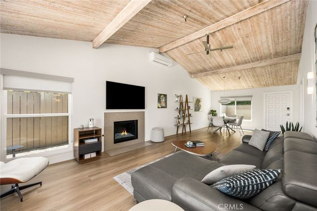 2175 Pacific Avenue D6, Costa Mesa, CA 92627