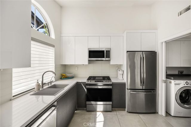 2175 Pacific Avenue D6, Costa Mesa, CA 92627