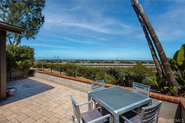 2175 Pacific Avenue D6, Costa Mesa, CA 92627