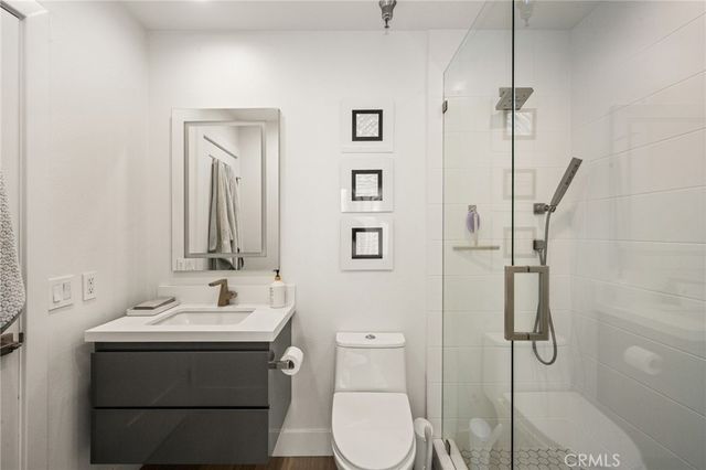 2175 Pacific Avenue D6, Costa Mesa, CA 92627
