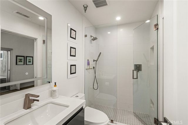 2175 Pacific Avenue D6, Costa Mesa, CA 92627