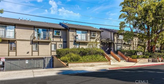2175 Pacific Avenue D6, Costa Mesa, CA 92627