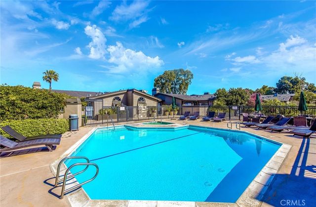 2175 Pacific Avenue D6, Costa Mesa, CA 92627