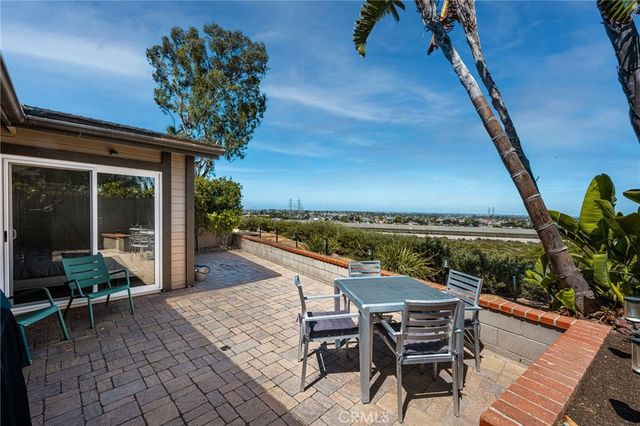 2175 Pacific Avenue D6, Costa Mesa, CA 92627