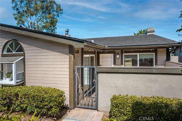 2175 Pacific Avenue D6, Costa Mesa, CA 92627