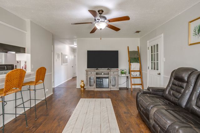 540 Mound Street, Burleson, TX 76028