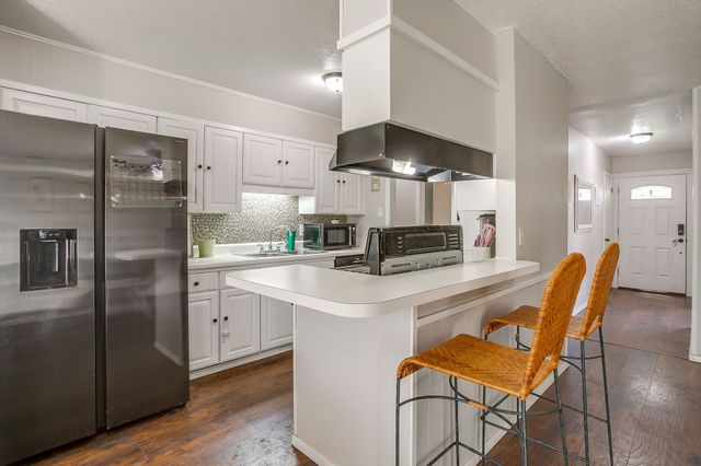 540 Mound Street, Burleson, TX 76028