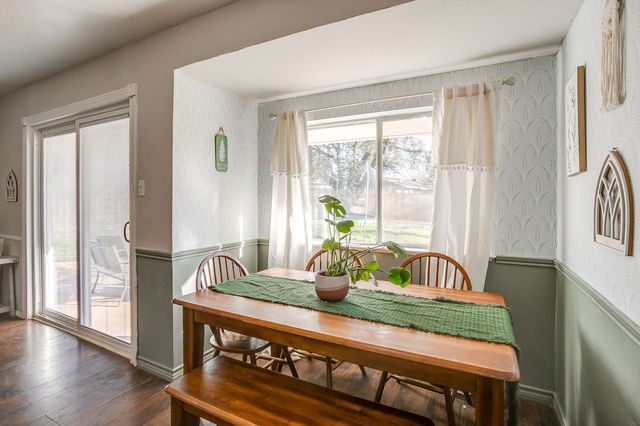 540 Mound Street, Burleson, TX 76028