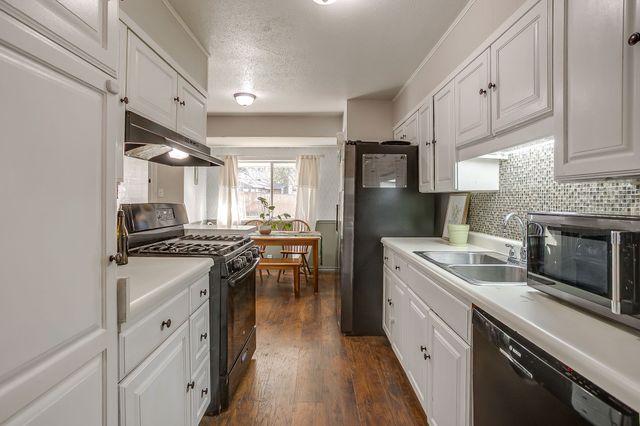 540 Mound Street, Burleson, TX 76028