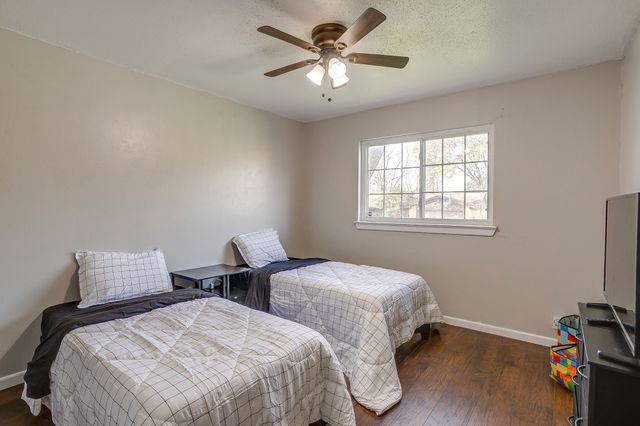 540 Mound Street, Burleson, TX 76028